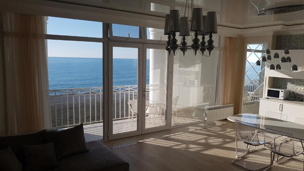 J.R Apartment in the sea room 2