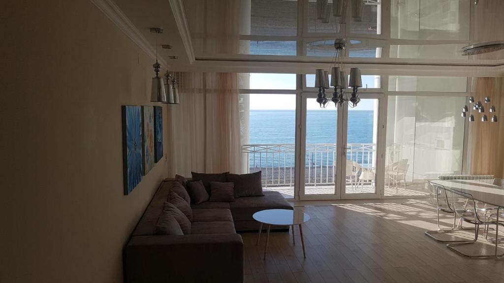 J.R Apartment in the sea room 3